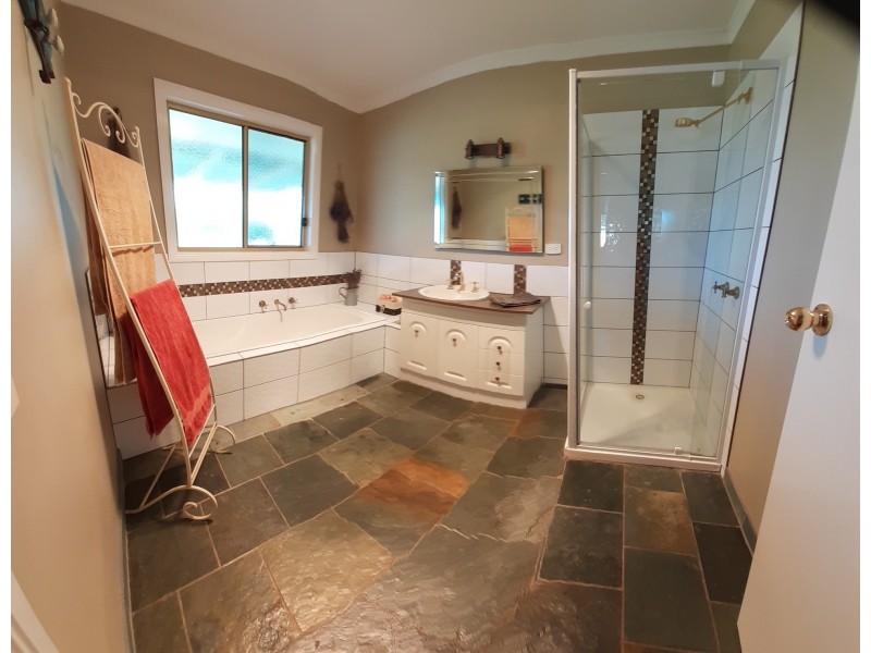 51 Hawkey Road, Drouin VIC 3818