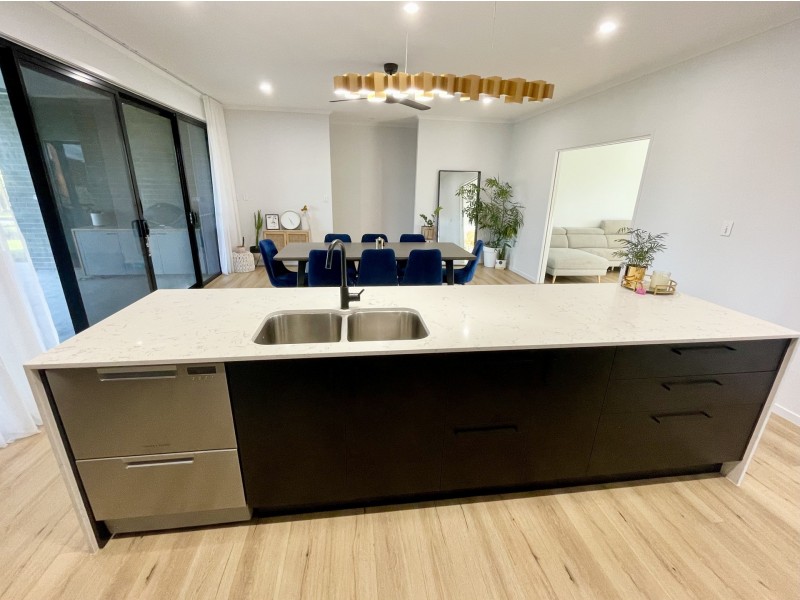 15 Jilgarree Place, Oakhurst QLD 4650