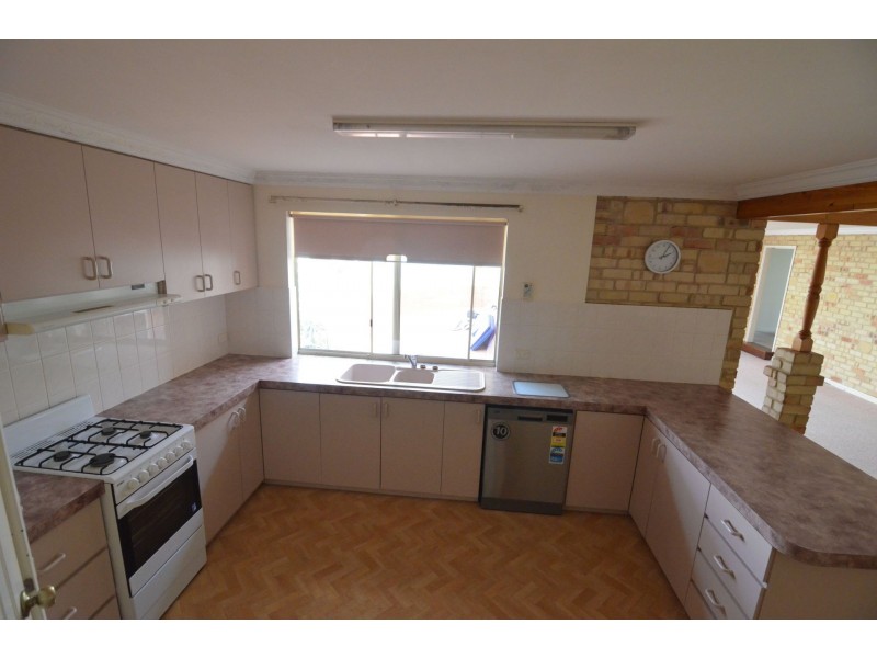 69 Premier Circle, Spencer Park WA 6330