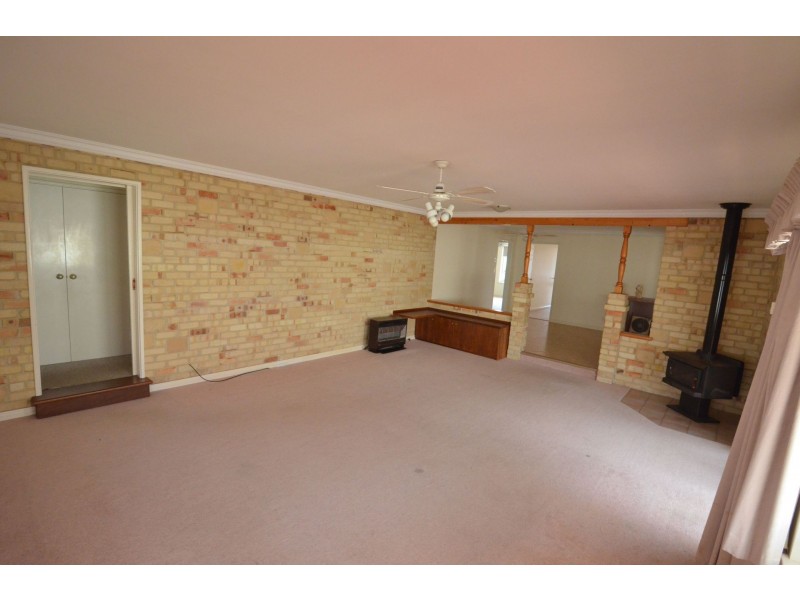 69 Premier Circle, Spencer Park WA 6330