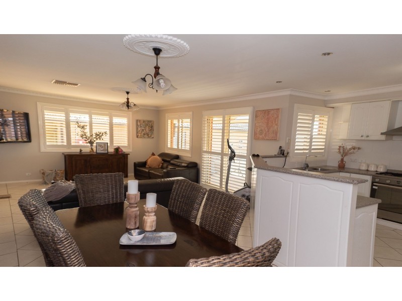 26 Atherton Crescent, Tatton NSW 2650