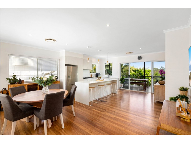 6 Bunning Street, Indooroopilly QLD 4068