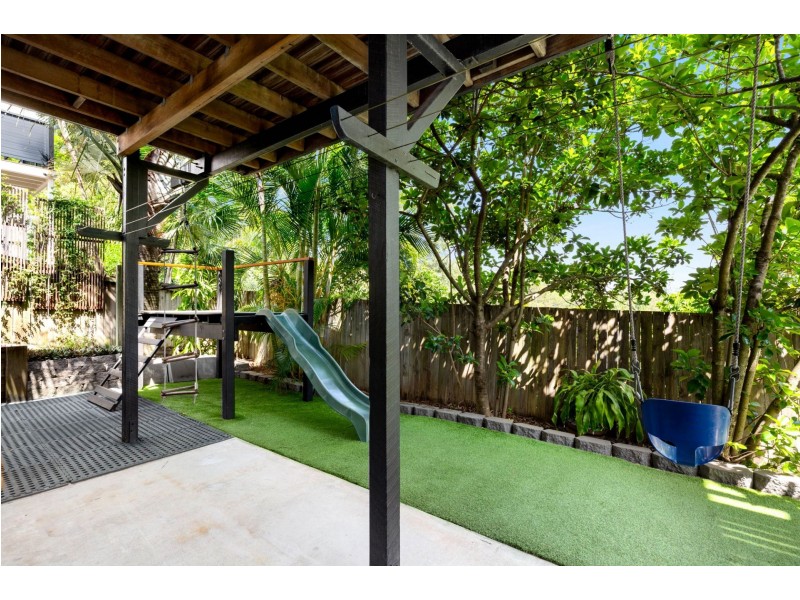 6 Bunning Street, Indooroopilly QLD 4068