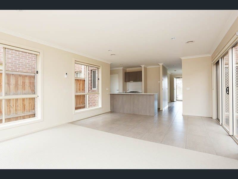 32 Featherbrook Drive, Point Cook VIC 3030