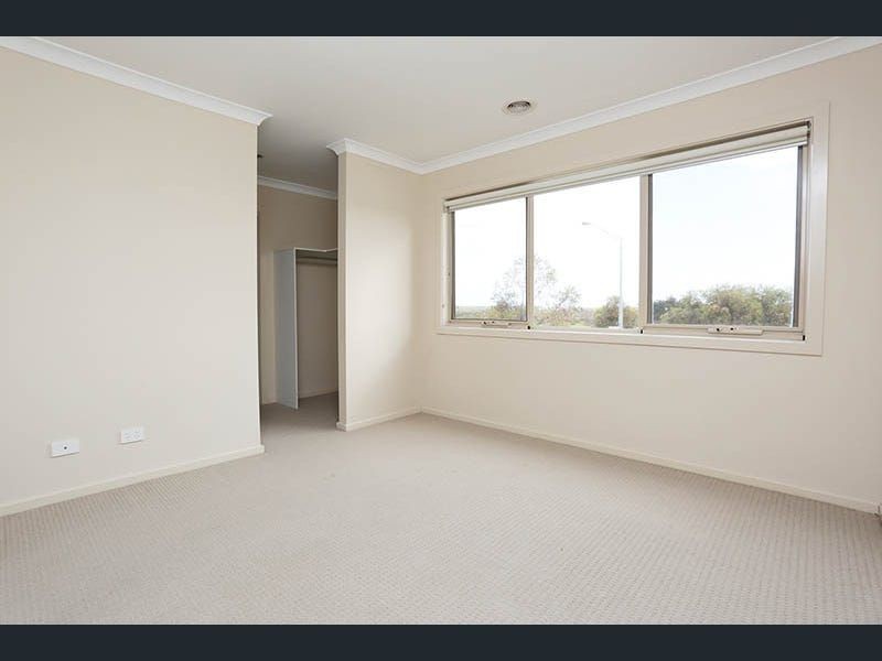 32 Featherbrook Drive, Point Cook VIC 3030