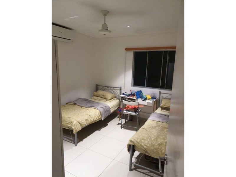 15/34 Lorna lim tce, Driver NT 0830