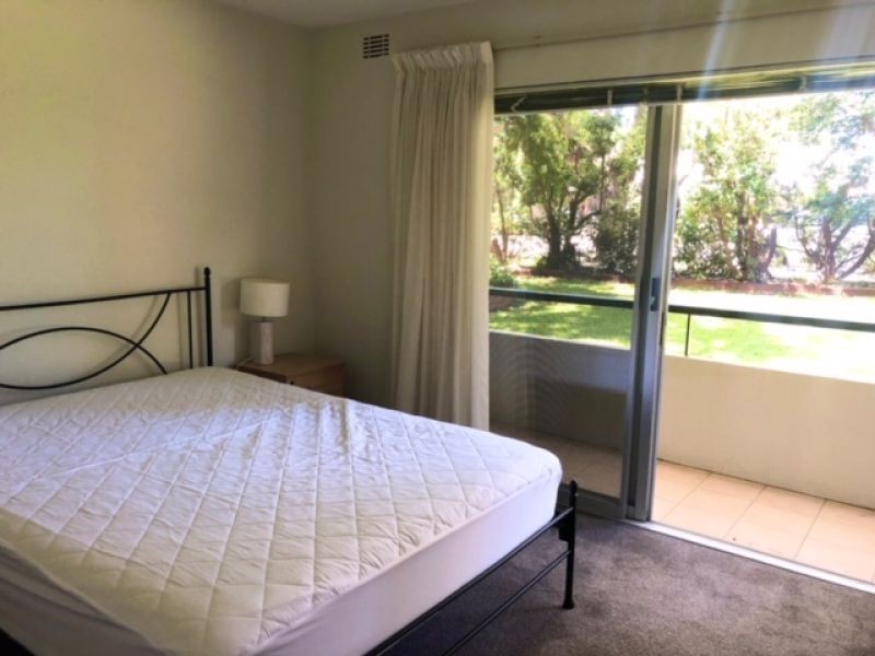 4/143 Onslow Road, Shenton Park WA 6008