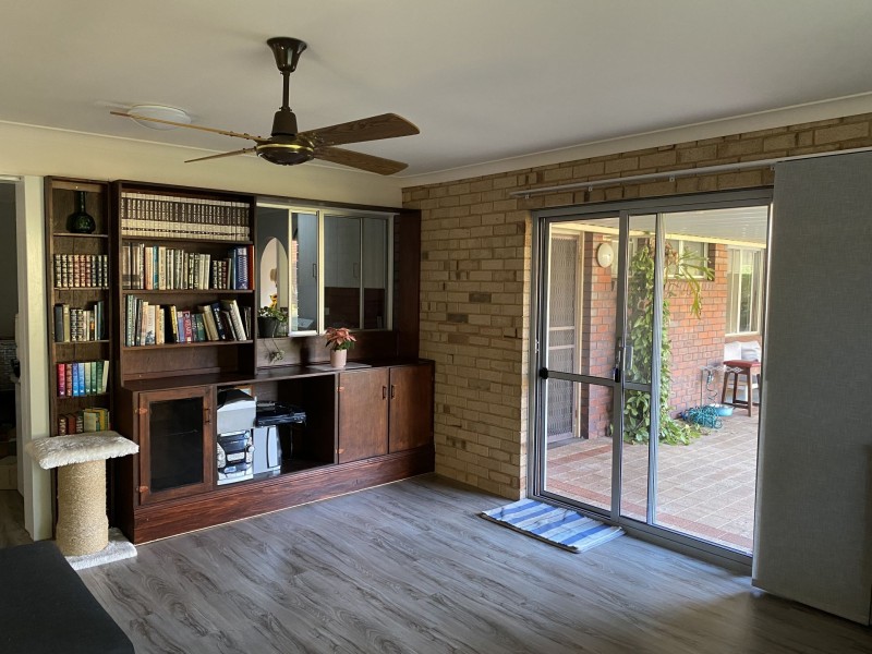 273 Ocean Drive, Withers WA 6230