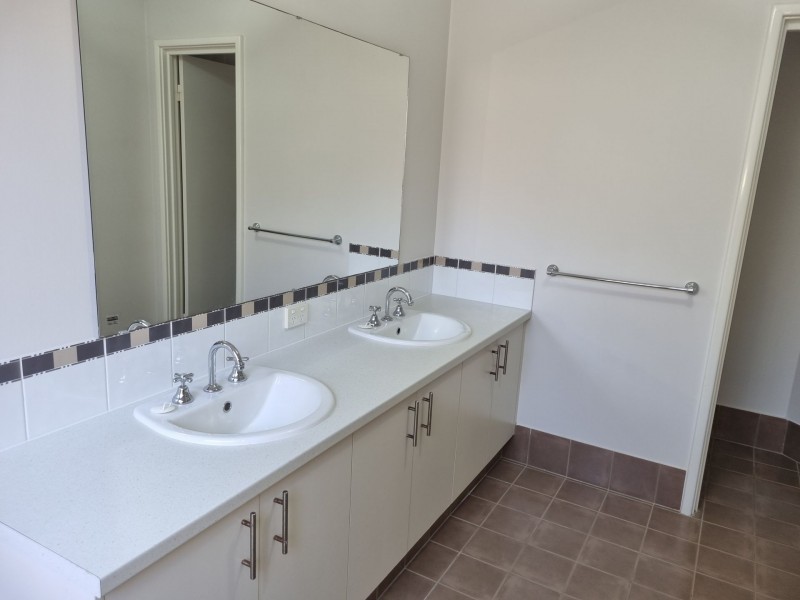 5 Crouchley Court, Broadwater WA 6280