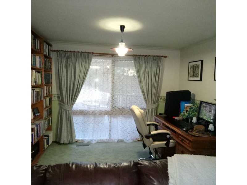18 De Lisle ave, Sunbury VIC 3429