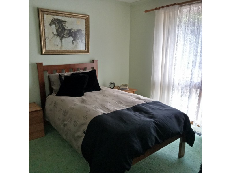18 De Lisle ave, Sunbury VIC 3429