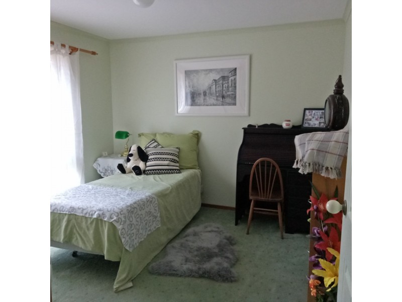 18 De Lisle ave, Sunbury VIC 3429