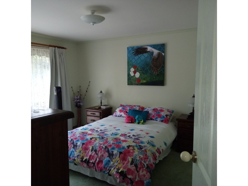 18 De Lisle ave, Sunbury VIC 3429