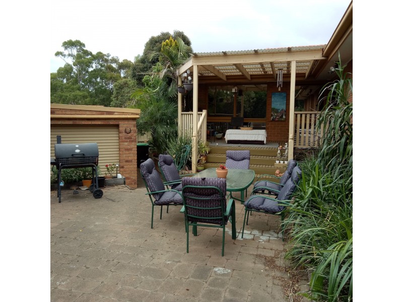 18 De Lisle ave, Sunbury VIC 3429