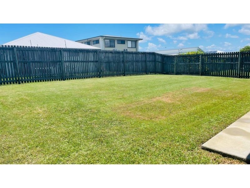 11 Yatay St, Rural View QLD 4740