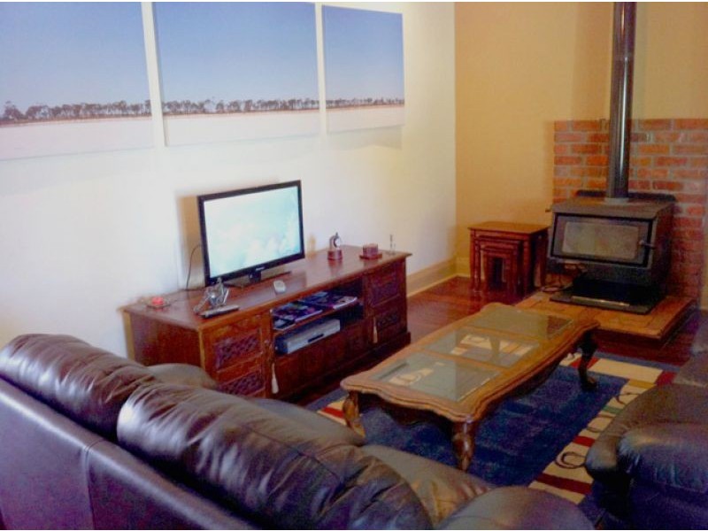 8 Hawthorne Avenue, Collie WA 6225