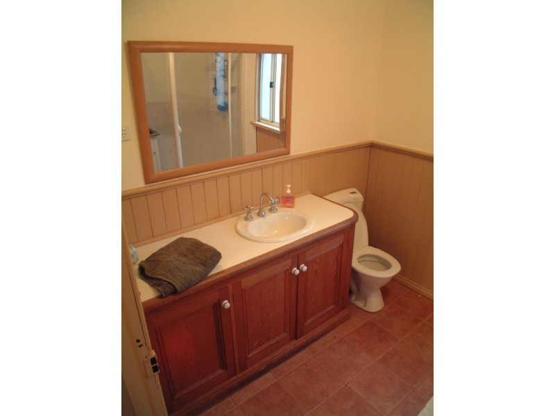 8 Hawthorne Avenue, Collie WA 6225