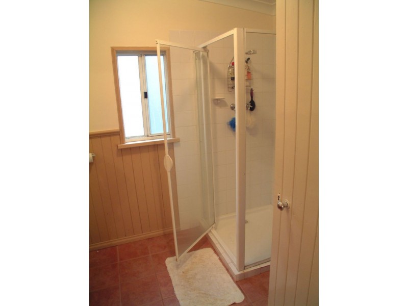 8 Hawthorne Avenue, Collie WA 6225