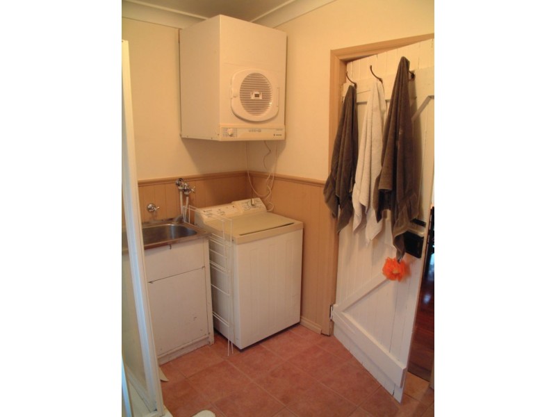 8 Hawthorne Avenue, Collie WA 6225