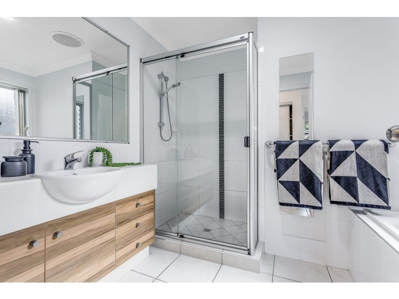 9 Frances Court, Kallangur QLD 4503