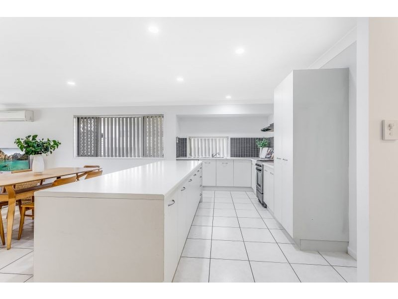 9 Frances Court, Kallangur QLD 4503