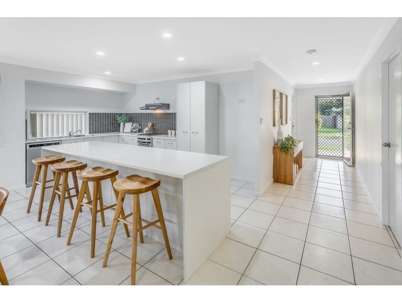 9 Frances Court, Kallangur QLD 4503