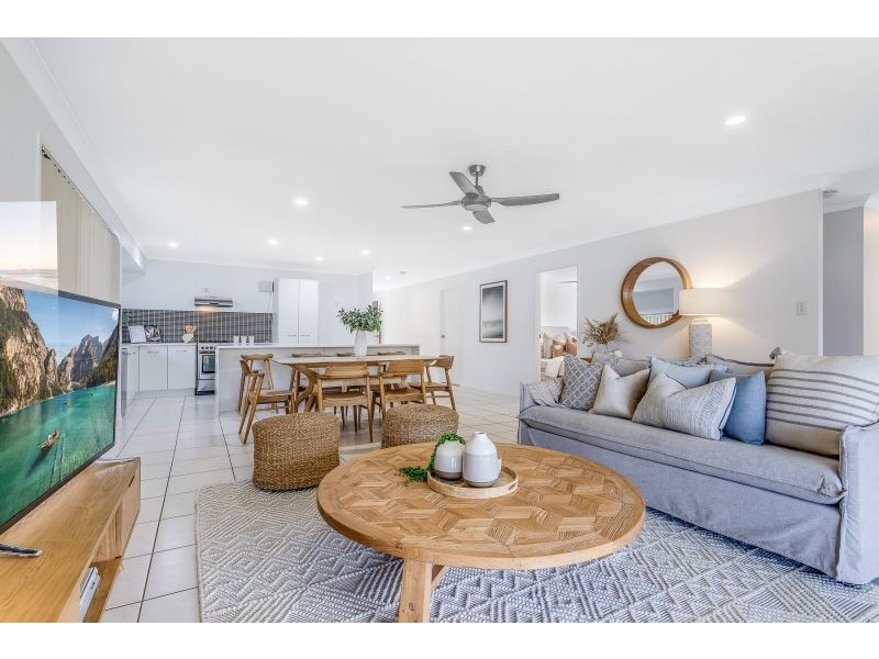 9 Frances Court, Kallangur QLD 4503