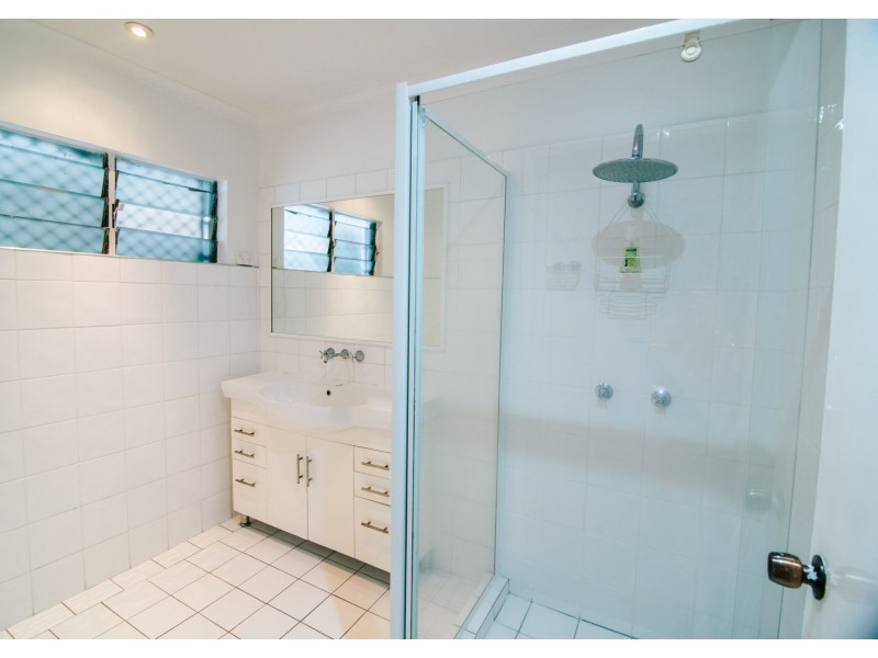 194 Spence St, Bungalow QLD 4870