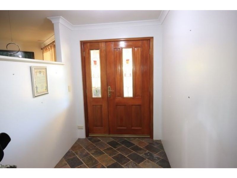 23 Pinewood Place, Beechboro WA 6063