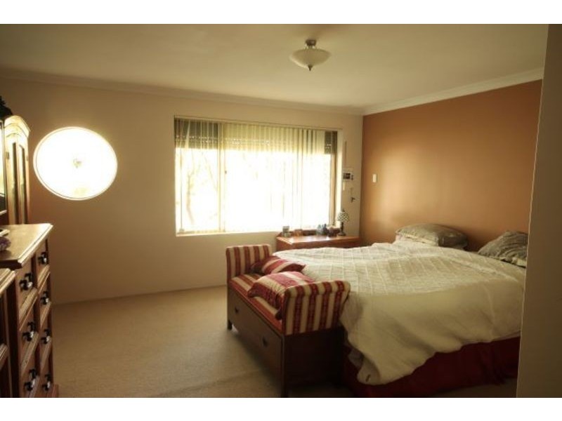 23 Pinewood Place, Beechboro WA 6063