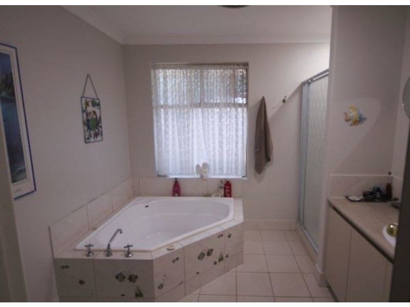 23 Pinewood Place, Beechboro WA 6063