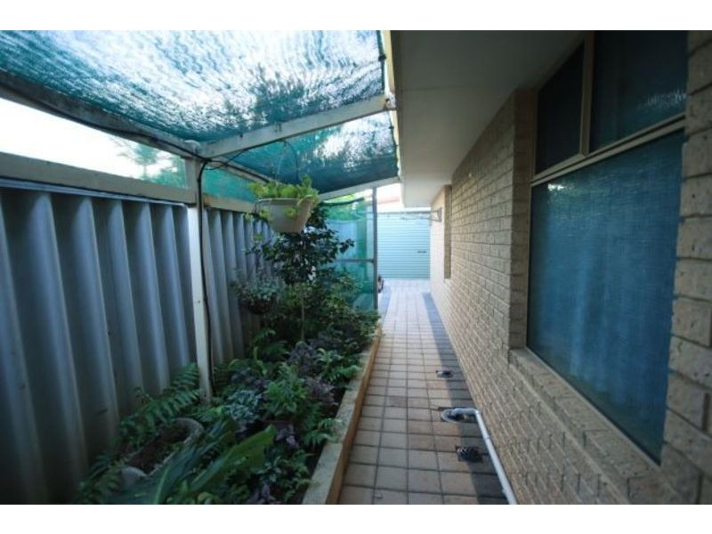 23 Pinewood Place, Beechboro WA 6063