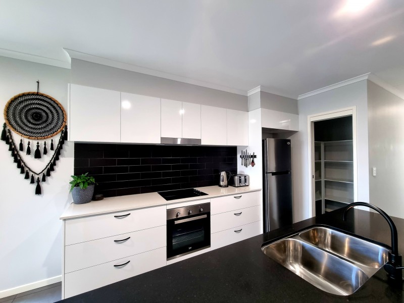 8 Hunter Parkway, Palmview QLD 4553