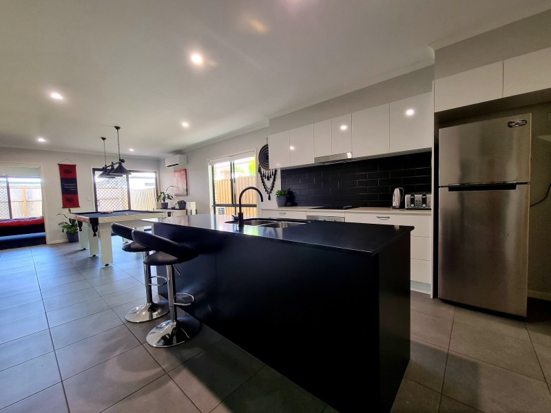 8 Hunter Parkway, Palmview QLD 4553