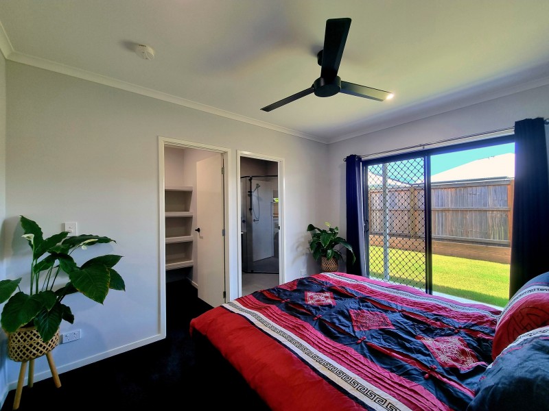 8 Hunter Parkway, Palmview QLD 4553