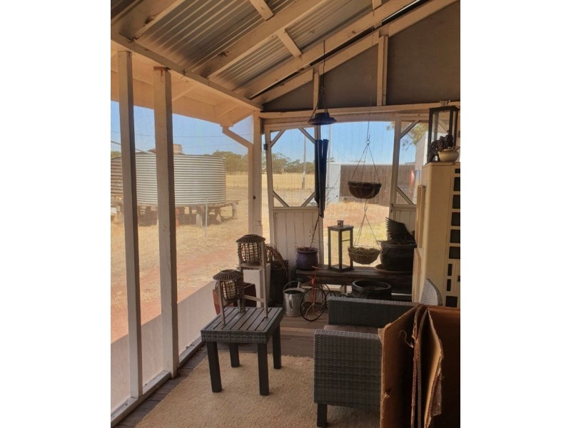 466 Greenhills rd, Greenhills WA 6302