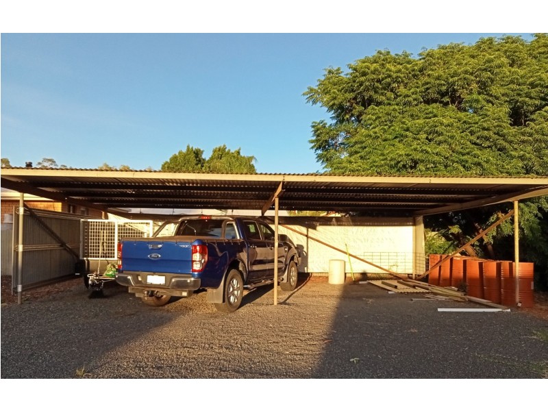 1 & 2/69 Becker St, Cobar NSW 2835