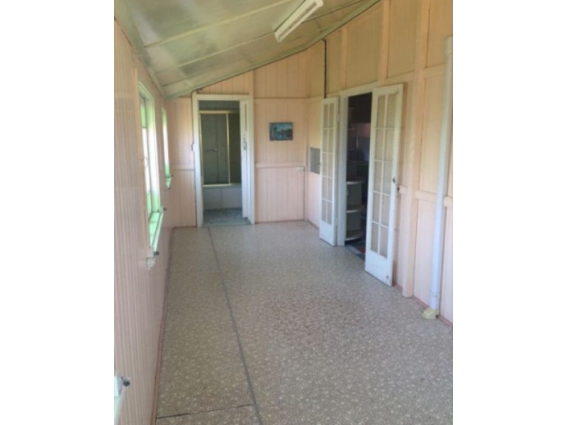 24 Henderson St, Park Avenue QLD 4701