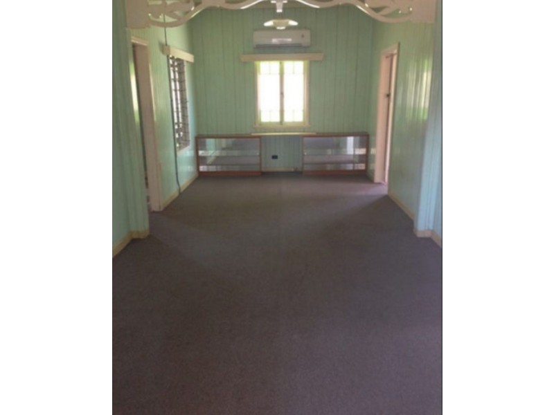 24 Henderson St, Park Avenue QLD 4701