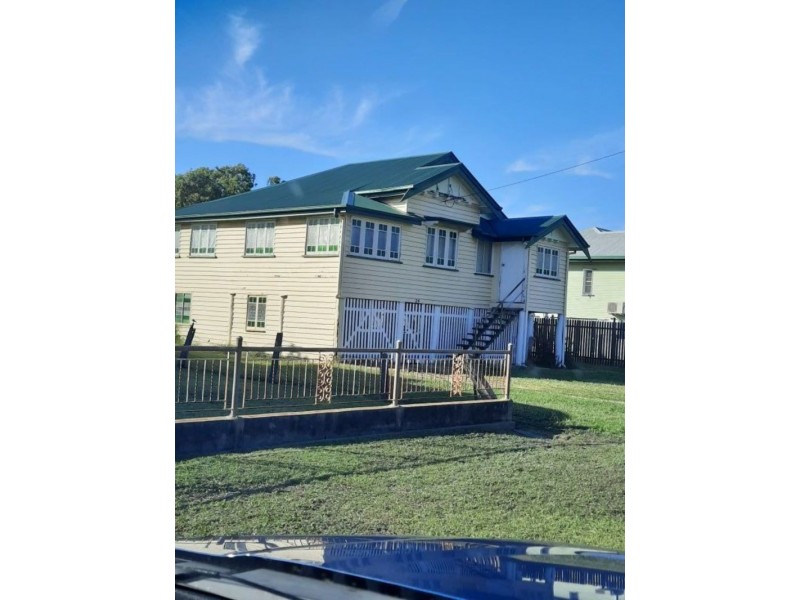 24 Henderson St, Park Avenue QLD 4701