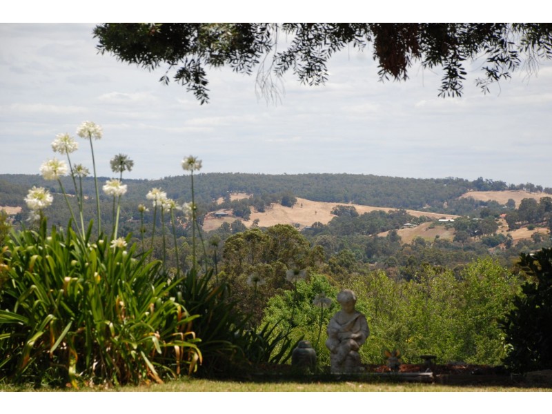 25 Nickajack Place, Kangaroo Gully WA 6255