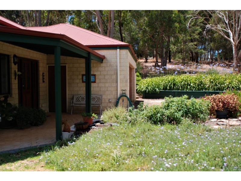 25 Nickajack Place, Kangaroo Gully WA 6255