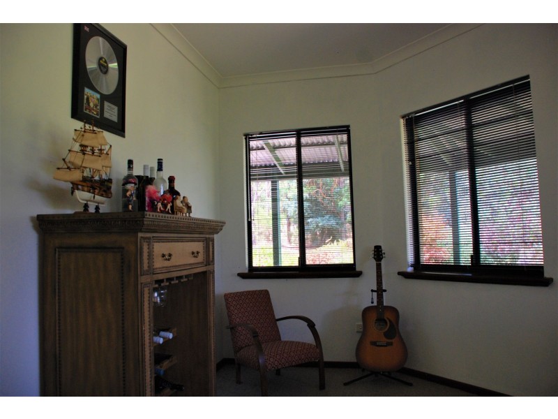 25 Nickajack Place, Kangaroo Gully WA 6255