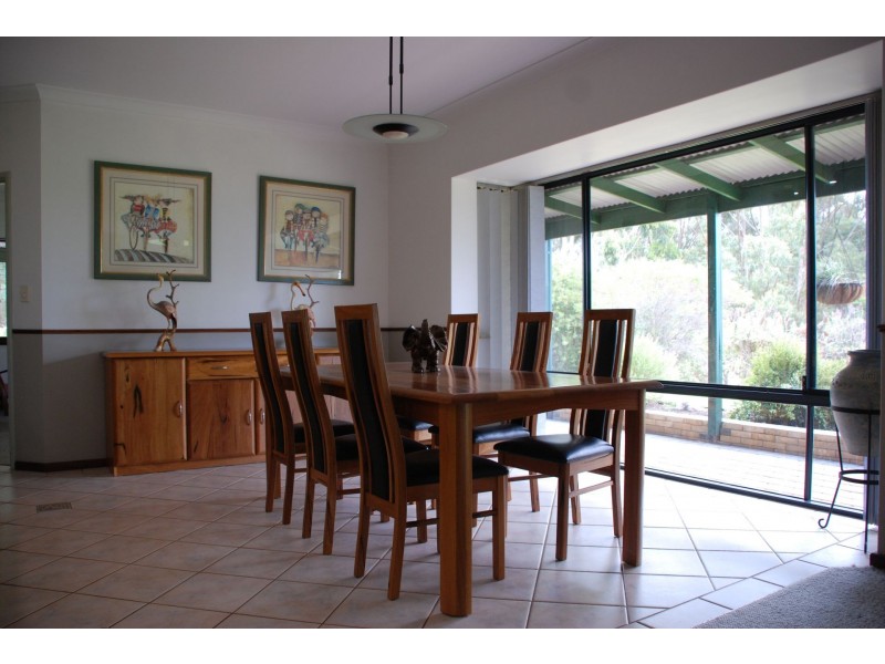 25 Nickajack Place, Kangaroo Gully WA 6255