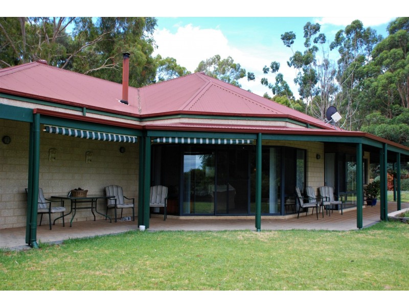 25 Nickajack Place, Kangaroo Gully WA 6255