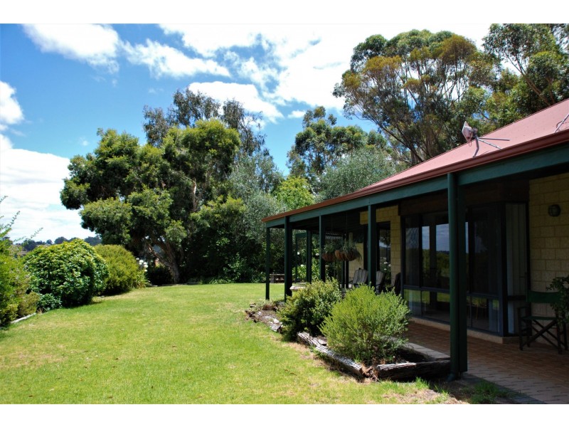 25 Nickajack Place, Kangaroo Gully WA 6255