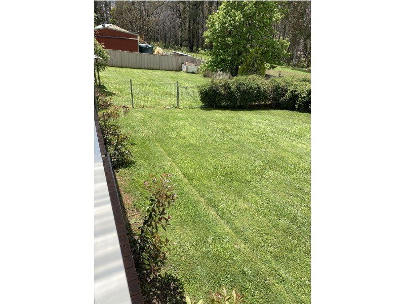 12 Bonza Crescent, Batlow NSW 2730