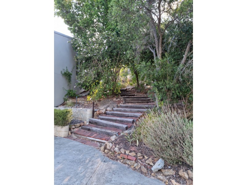 4 National Park Road, Swan View WA 6056