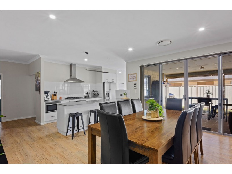 11 Charoite Street, Australind WA 6233