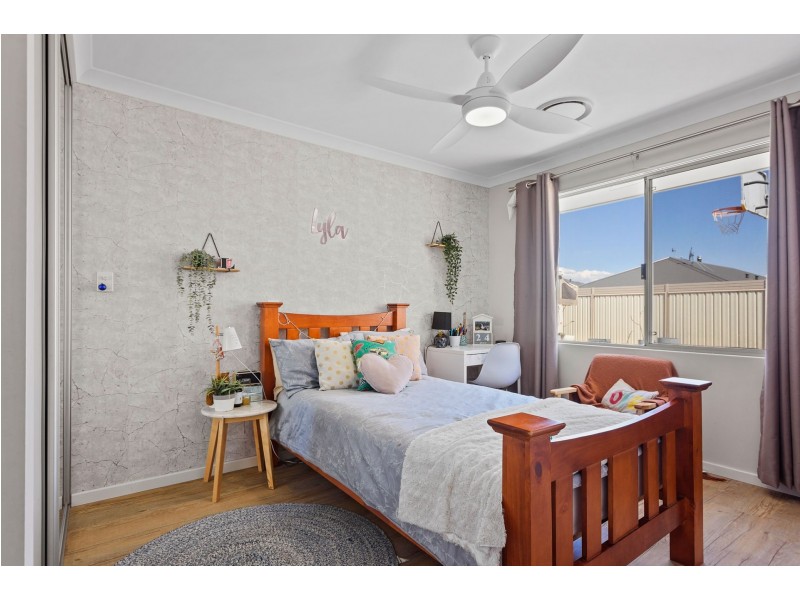 11 Charoite Street, Australind WA 6233